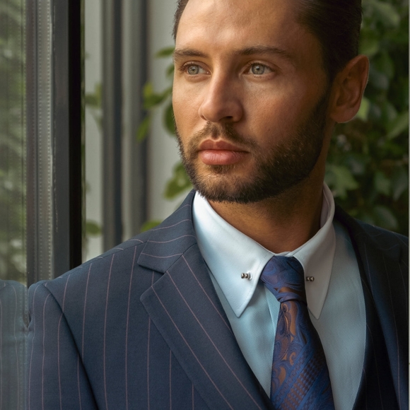 3 Piece Blue Pinstripe Suit 36R x 30W - Picture 2 of 6